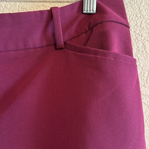 EUC - Liz Claiborne Aurora size 12 Cabernet maroon pants pockets and belt loops - Picture 4 of 6
